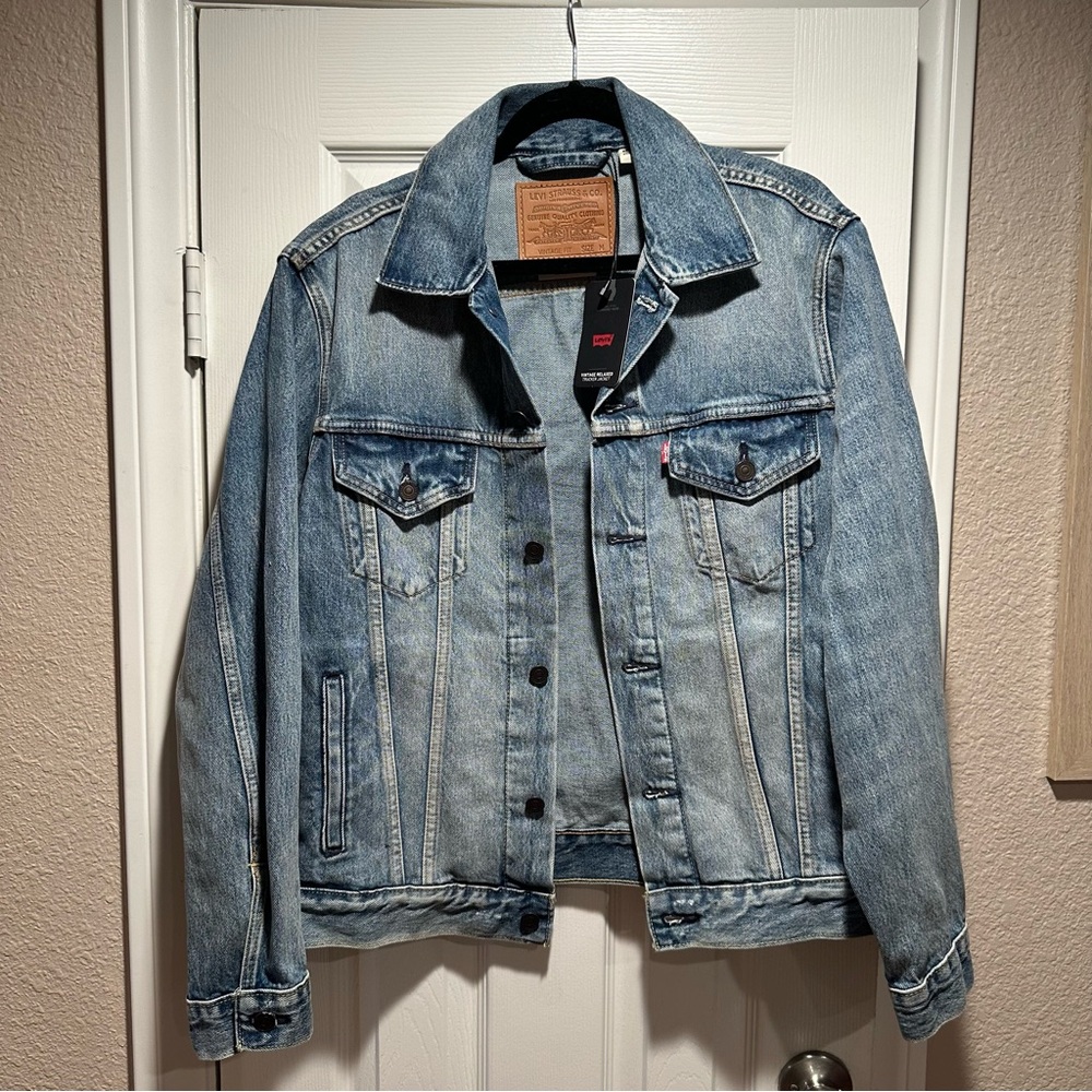 Levi's Blue Lightweight Trucker Jacket, NWT, Size M